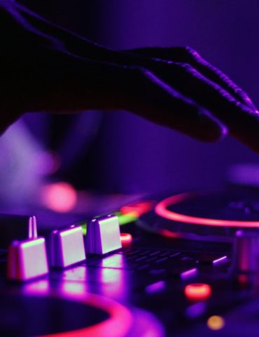 JetSetFM featured image for JetSetFM Weekend Takeoff: Tracks Built for the Dancefloor